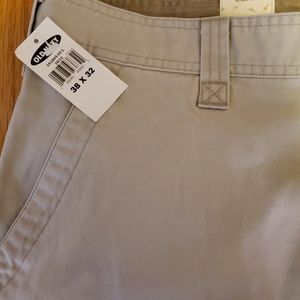 Old Navy Classic Fit Cargo Pants (NWT)
